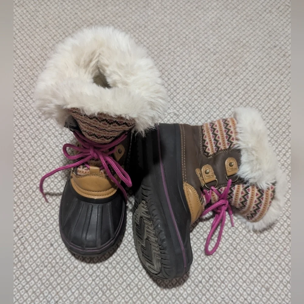 Snow Kids Winter Boots with Pink Laces Size 2